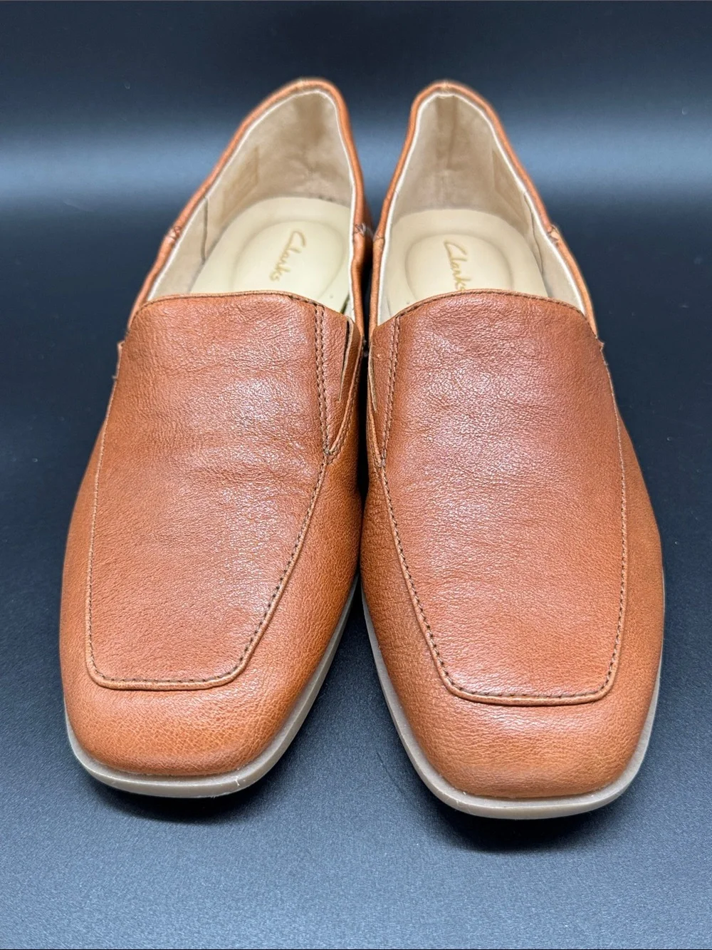 Clarks Women's Dark Tan Leather Slip-On Loafers Sz 7